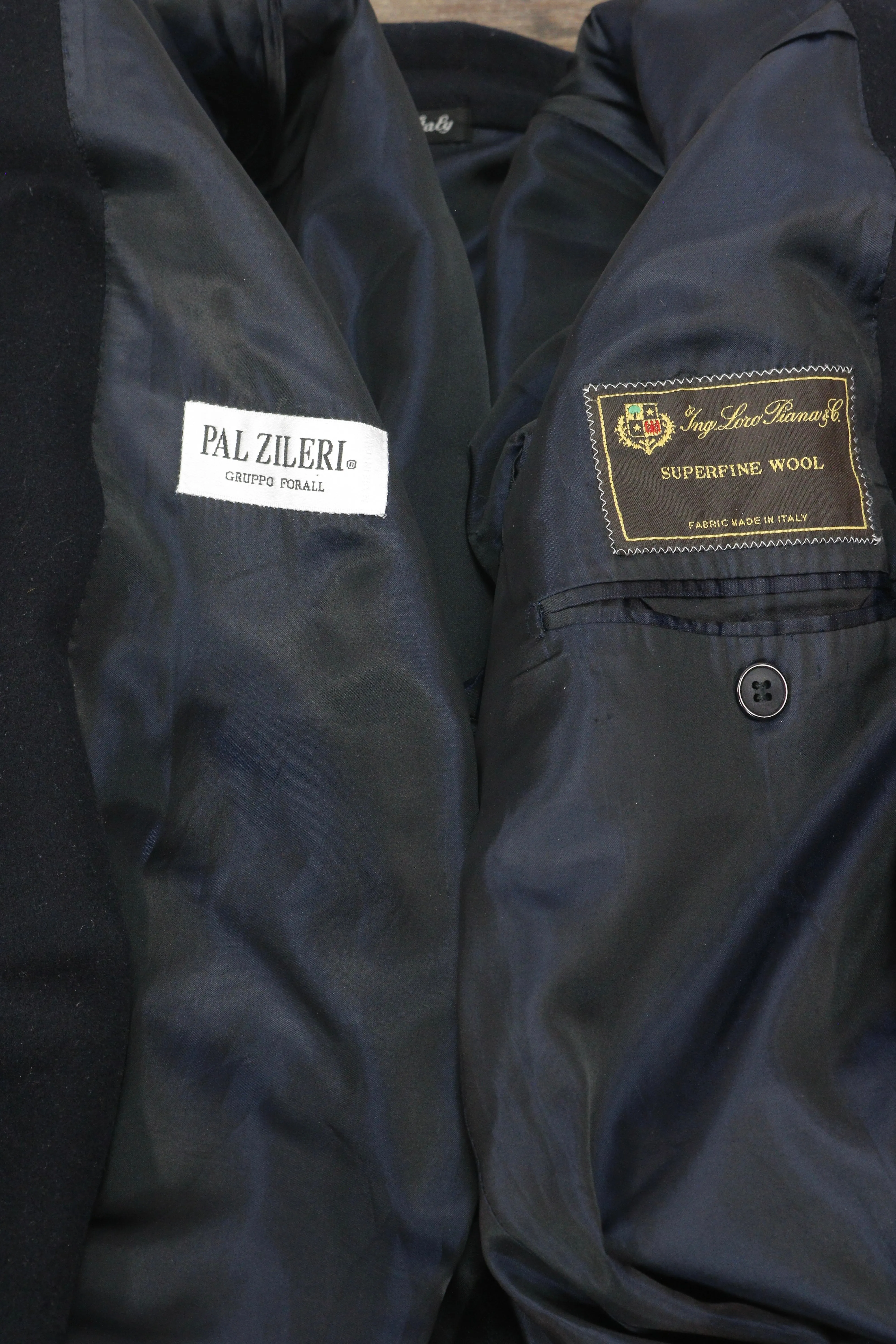 ‘01 Pal Zileri Black Wool Topcoat      L