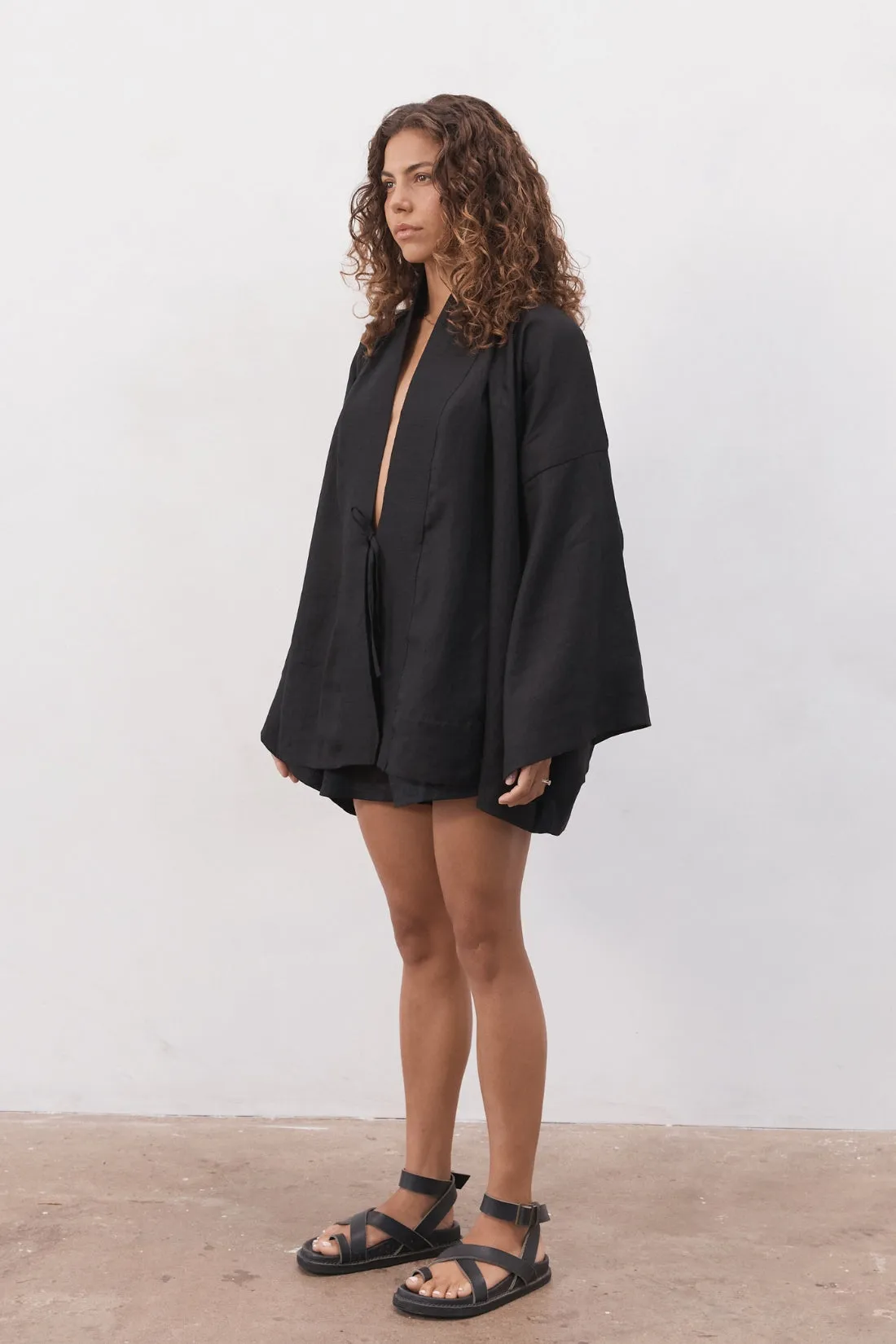 Anya Linen Kimono Black