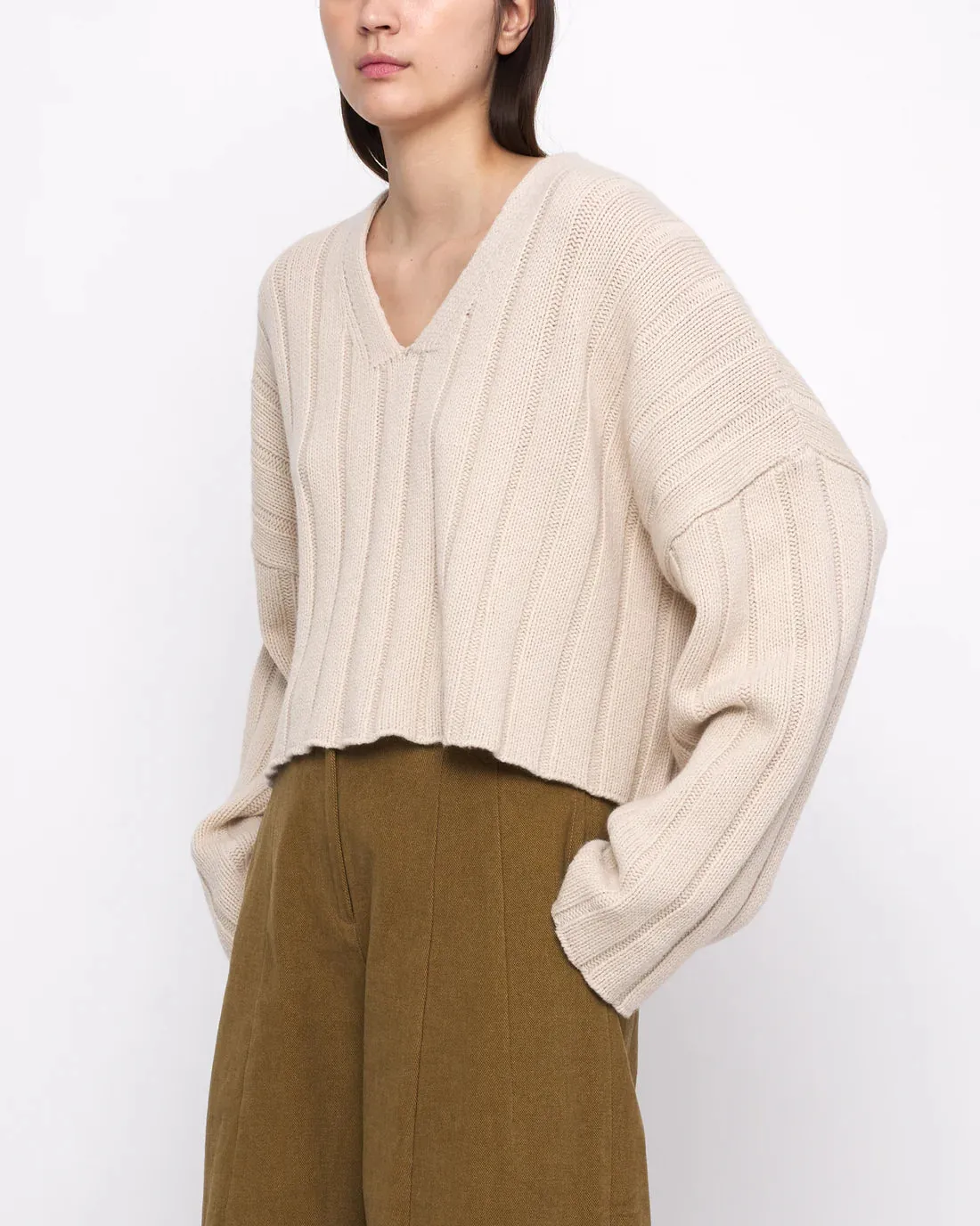 Oversized Ribbed V-Neck in Beige/White