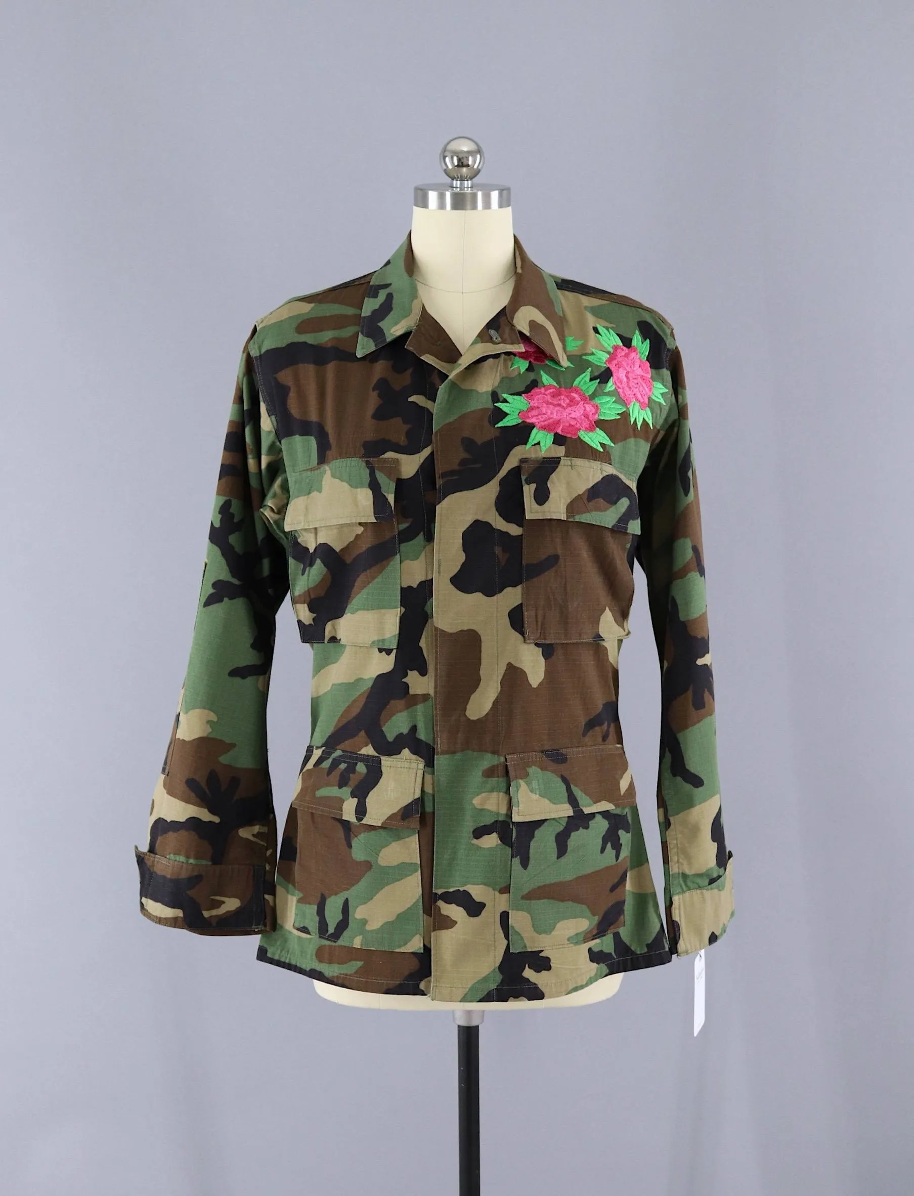 Vintage US Army Embroidered Camo Jacket / Flying Asian Cranes Birds Peony Floral Embroidery